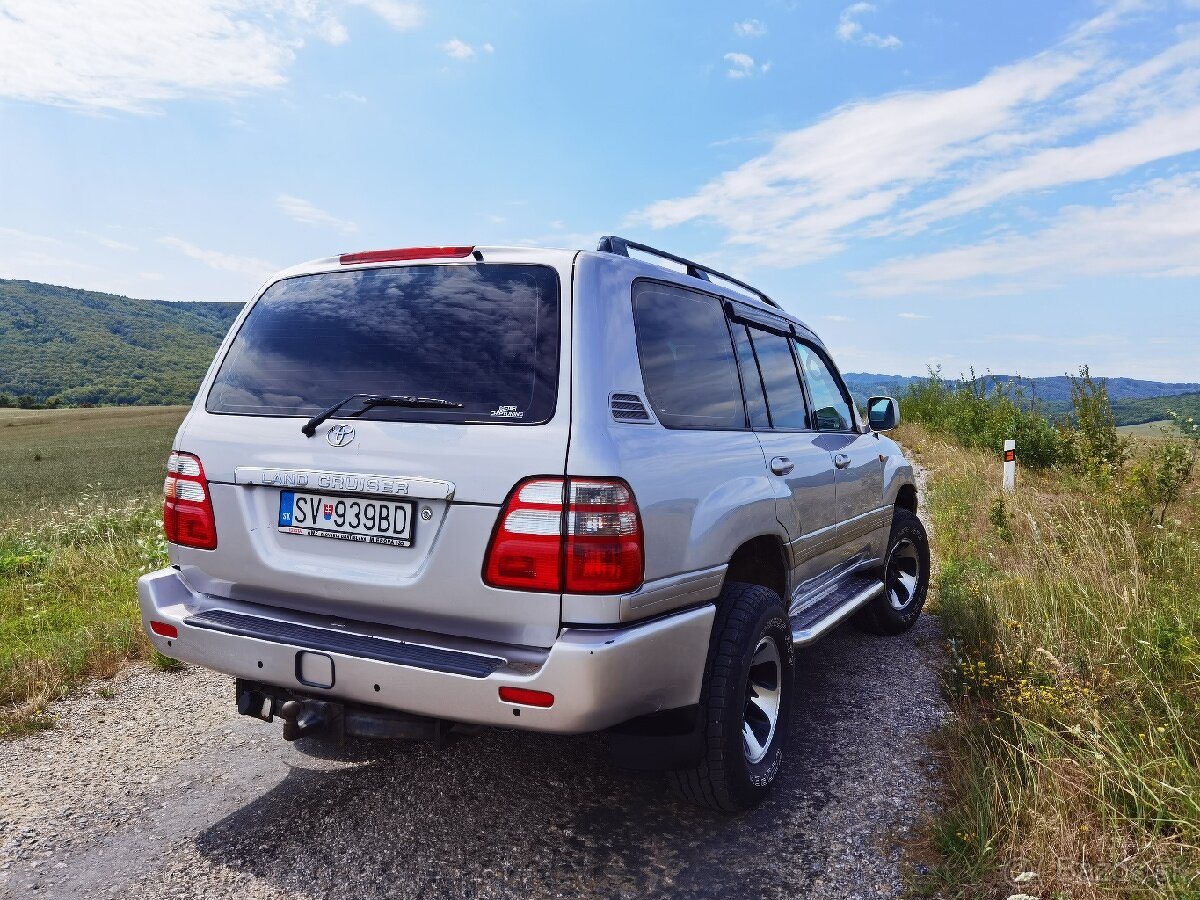 Toyota Land Cruiser 100