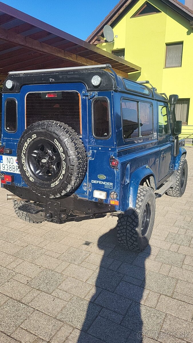 Land Rover Defender 90