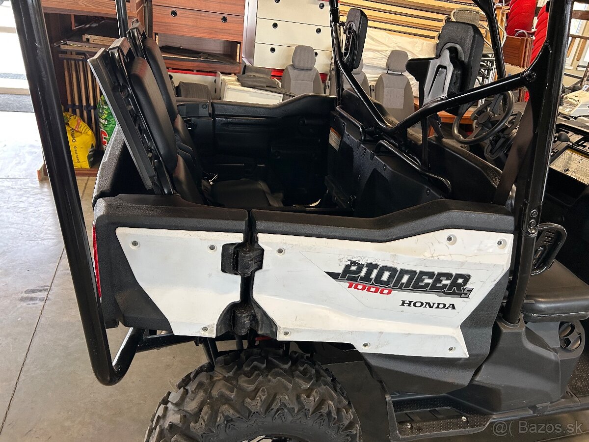 UTV Honda Pioneer 1000