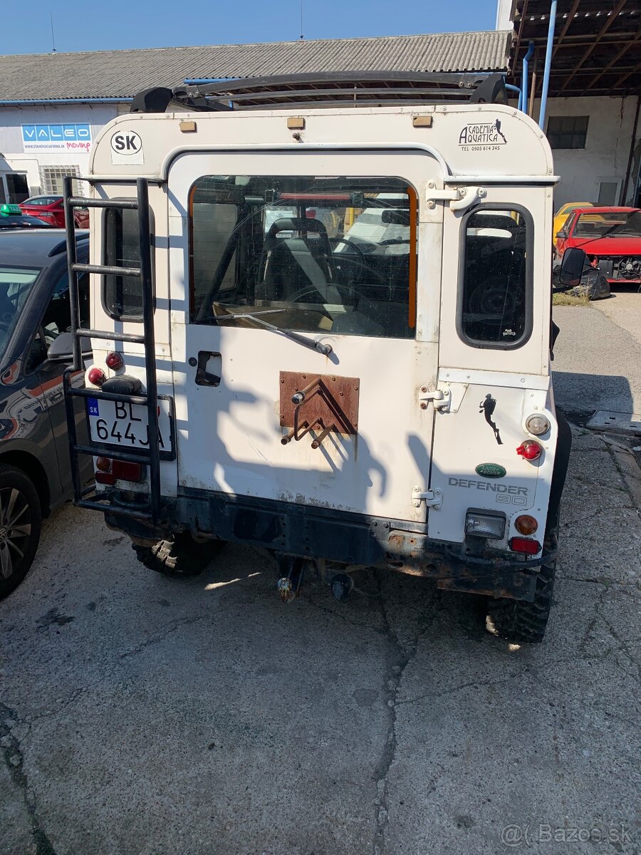 Land Rover Defender