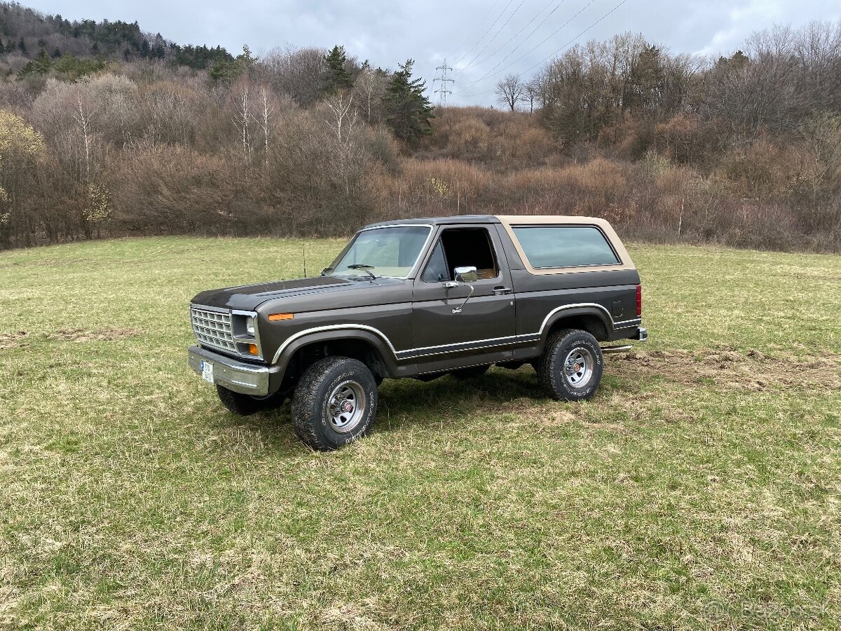 Predám Cadillac Eldorádo Ford Bronco