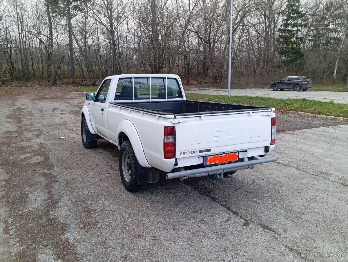 Nissan Navara 2,5 TDi 4x4