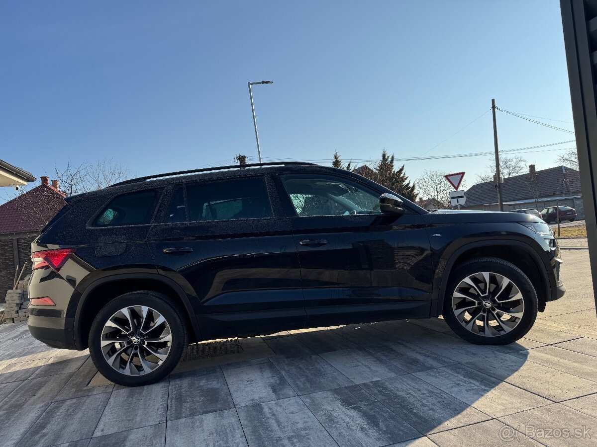 Škoda Kodiaq SCR CLEVER 4x4 110KW Ťažné/Uhly/Pruhy/Kessy