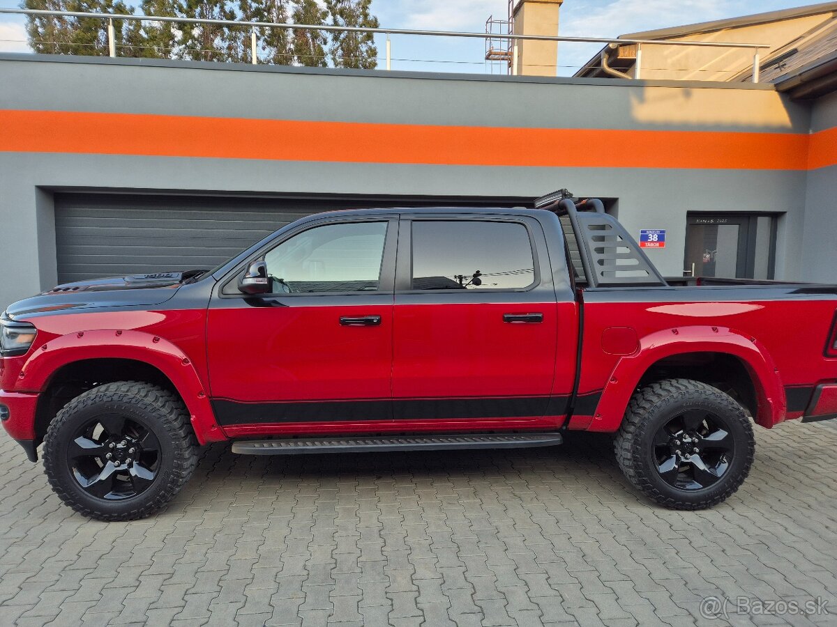 DODGE RAM 1500 5,7 HEMI BUILT TO SERVE 2022