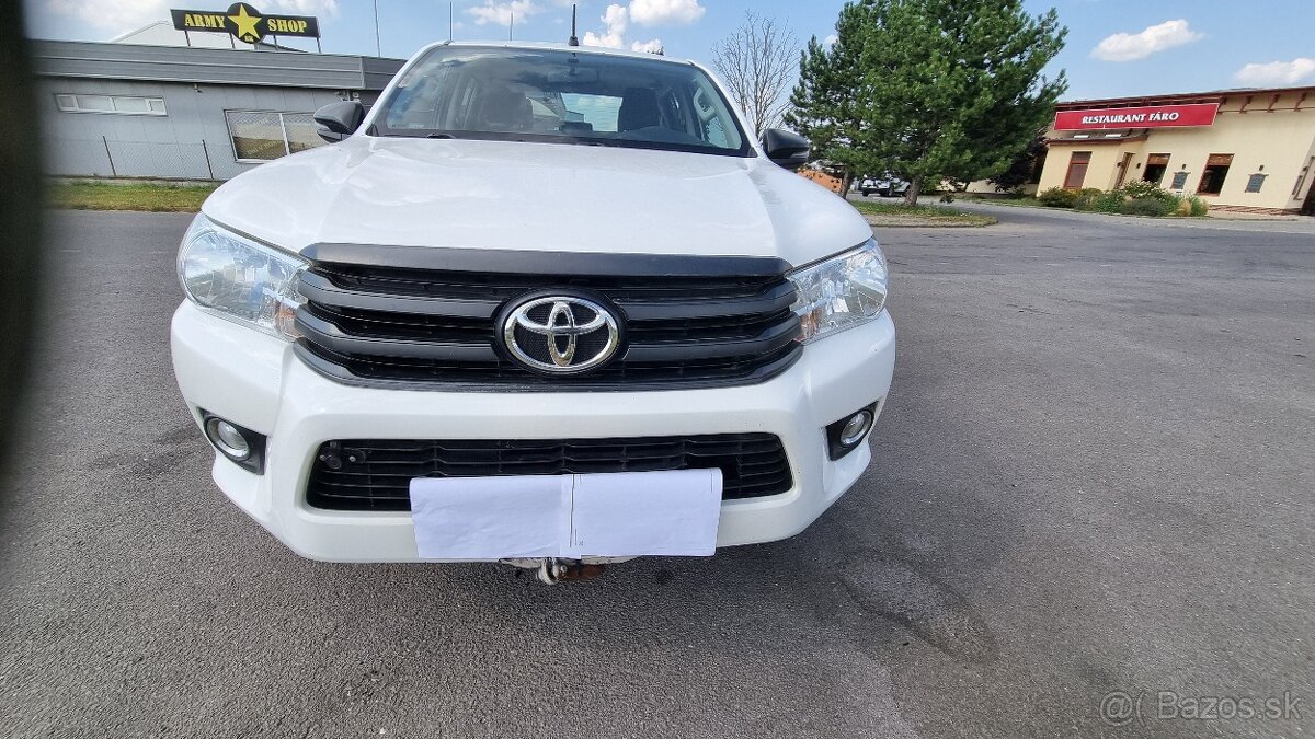 predám toyota hilux 2,4