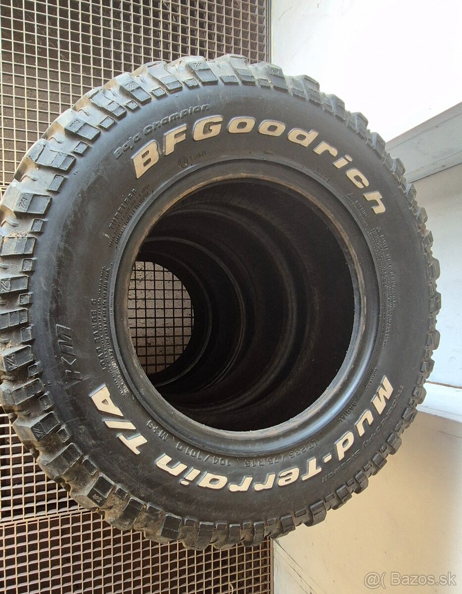 Predam originálne Offroad gumy 235/75R15