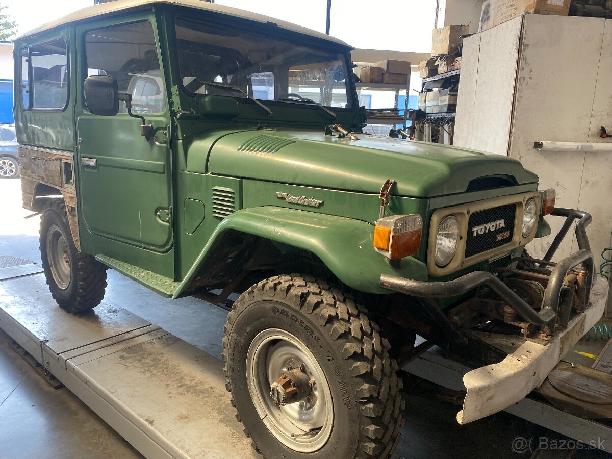 Toyota Land Cruiser BJ40 na diely