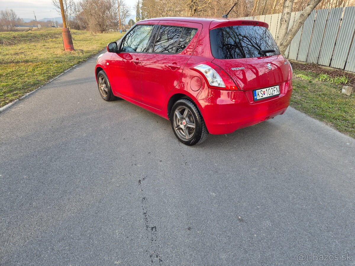 Suzuki Swift 1,2 69 kw Rok 2012