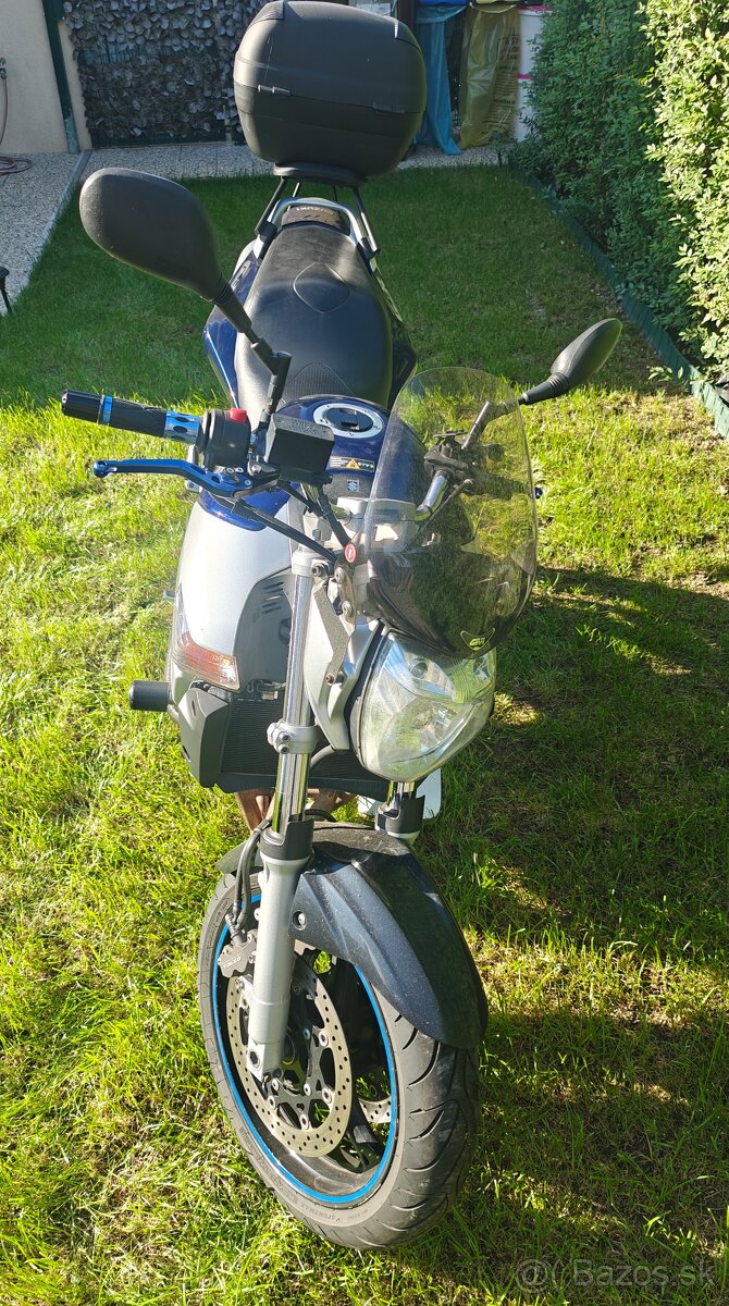 Predám motorku Suzuki GSR 600