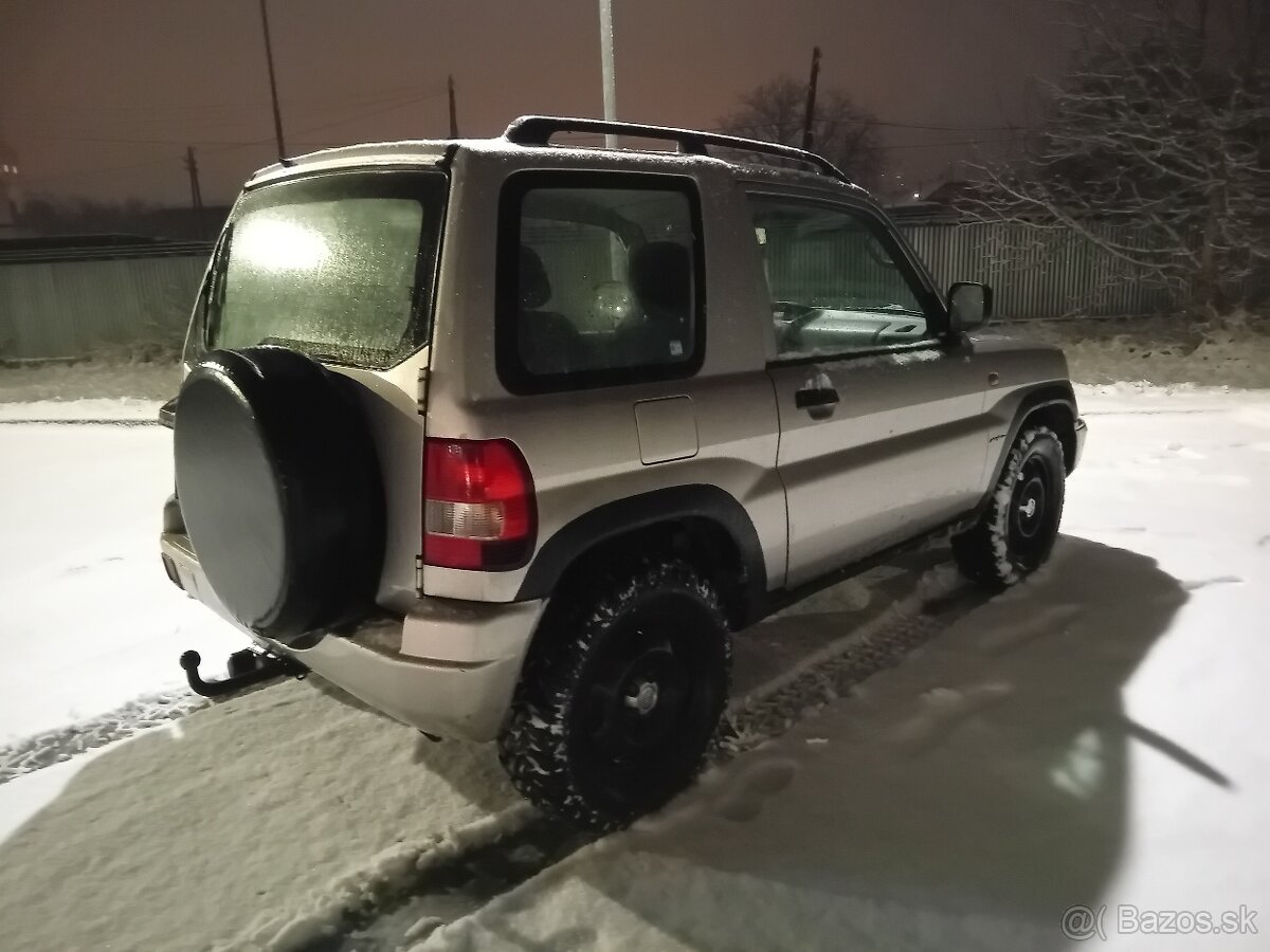 Mitsubishi pajero pinin