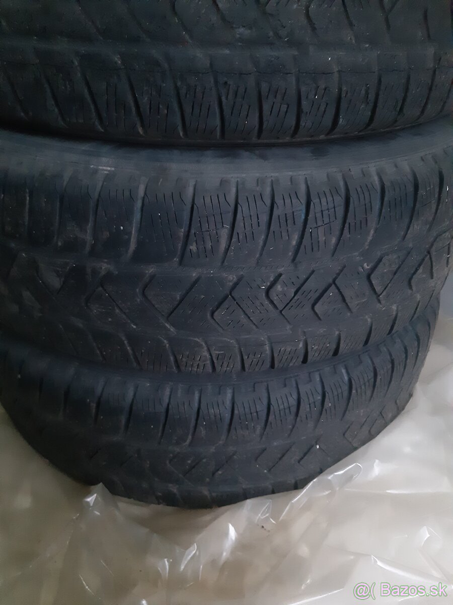 Pirelli 215/70/R16 104H,SUV