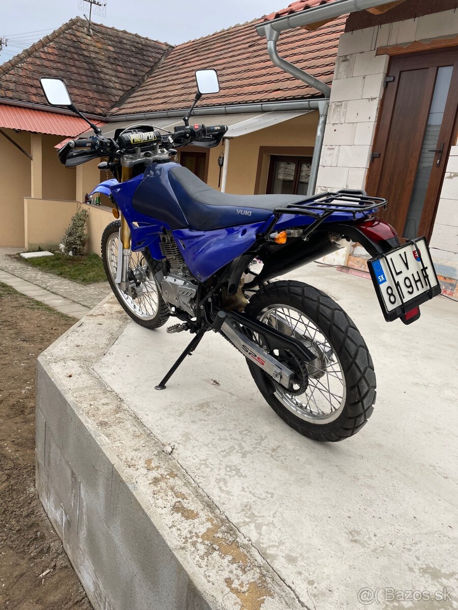 YUKI TR 200 enduro A2