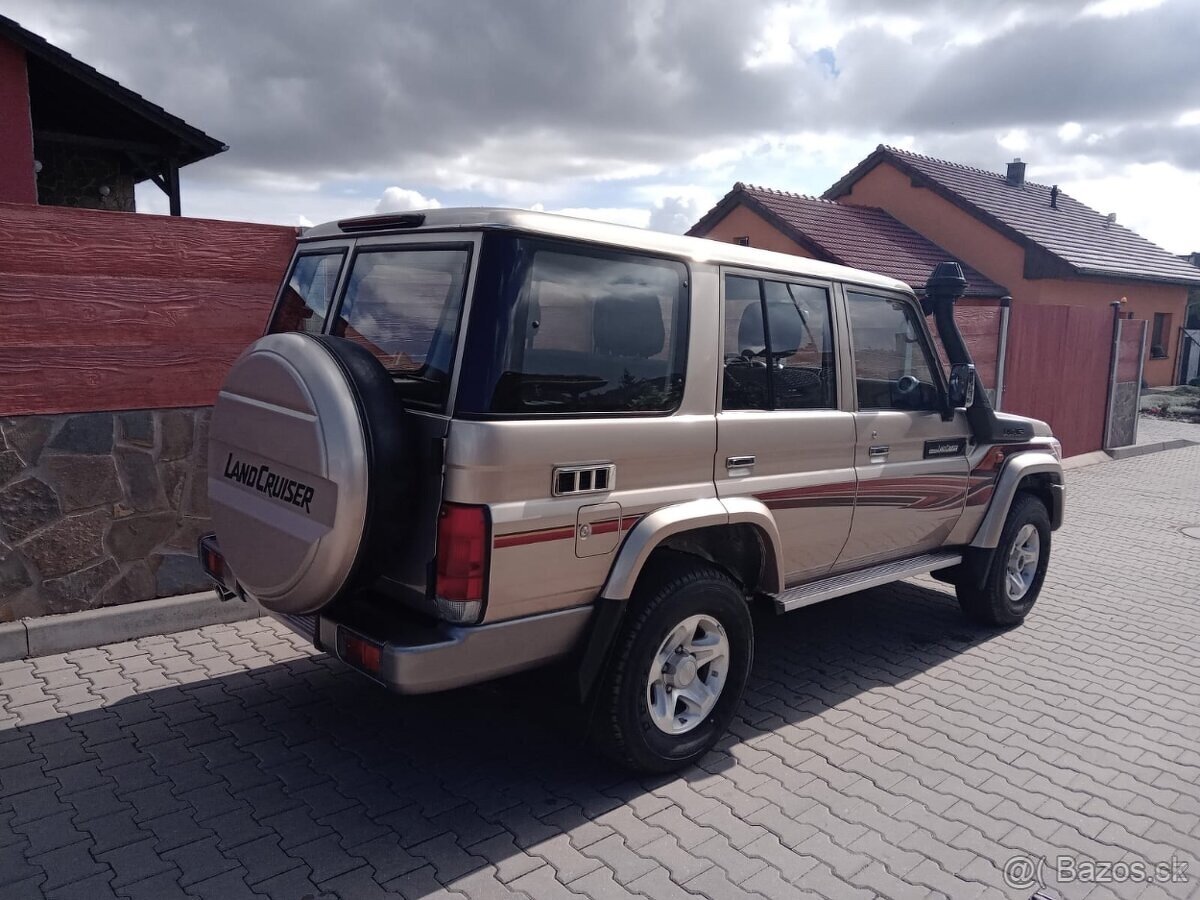 LAND CRUISER 76 HZJ 4,5TD V8, 4x4, 200PS, Klima,5MT,NEW 21