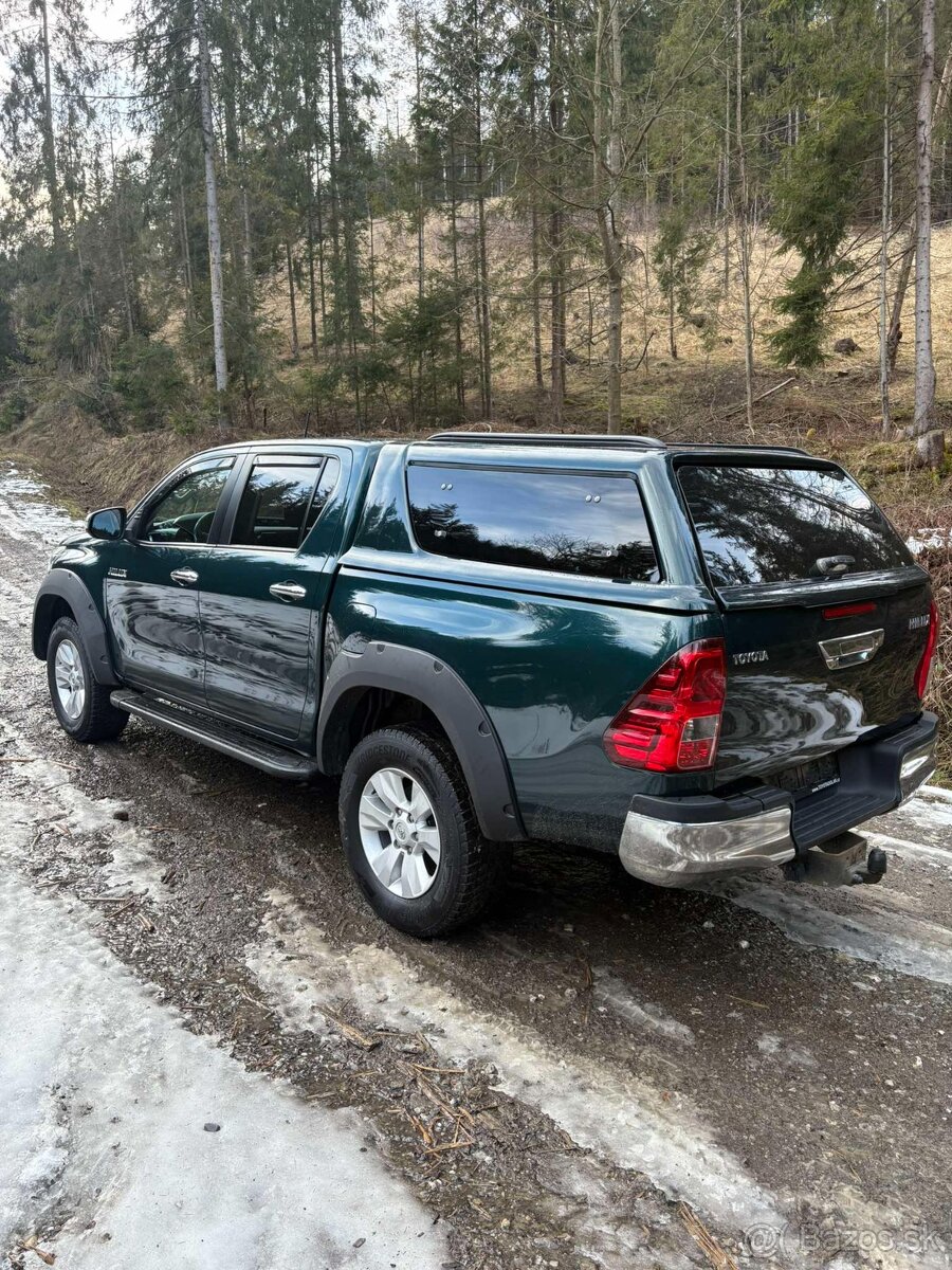 TOYOTA HILUX DC 2.4 D-4D 4X4 MANUAL