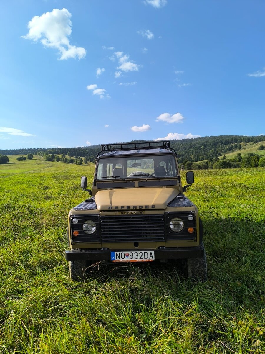 Land Rover Defender 90