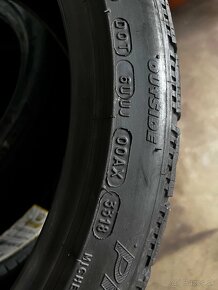 225/40R19 Michelin zimne - 4