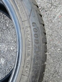 245/45 R19 - 4