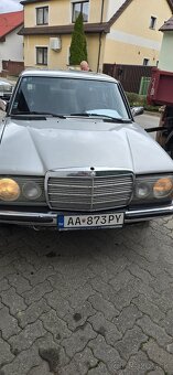 Mercedes 123 240 - 4