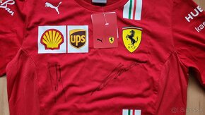 Týmový dres Ferrari originální autogramy Leclerc a Sainz - 4