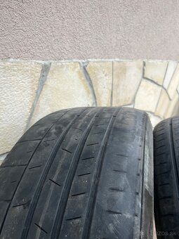 Pirelli P Zero PZ4 235/35 R19 - 4