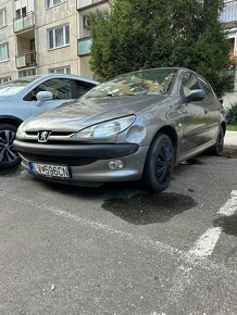 Predám Peugeot 206 1,4 benzin rok výroby 2000 - 4