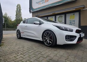 Kia Cee´d 1.6-1.maj.-NAVI-KAMERA - 4