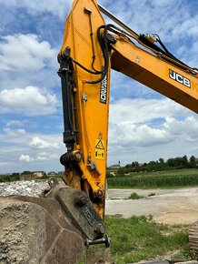 Pásový bager JCB JS220LC - 4