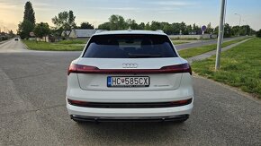 AUDI E-TRON QUATTRO 55 - 2x S-LINE 300KW TOP STAV ZARUKA - 4