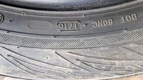 Darujem 2 ks zimných pneumatík Nokian 225/60 R18 - 4