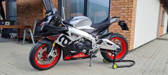 aprilia rsv4 - 4