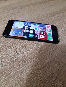 iPhone 7 / 32GB Čierny TOP stav - 4