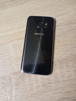 Samsung Galaxy S7 /4/32GB mala puklina dole pod displejom - 4