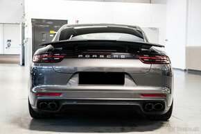 Porsche Panamera - 4