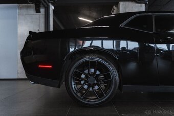 Dodge Challenger 5.7 Hemi - 4