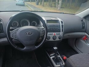 Kia Cee'd - 4