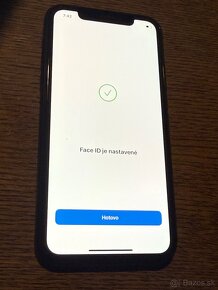 Predám Apple iPhone XR 64GB Black Malé známky opotrebovania - 4