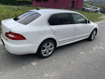 Skoda Superb 2.0 TDI DSG - 4