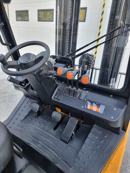 Nový vysokozdvižný vozík UN Forklift so zárukou - 4