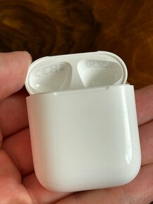 Nahradne Nabijacie puzdro Apple AirPods 2 - 4