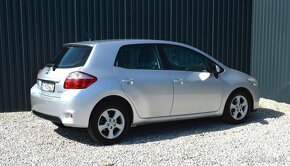 Toyota Auris 1.6 benzín, Automat, sezónne prezutie - 4