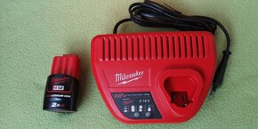 Milwaukee nabijacka + baterka 12V 2Ah - 4