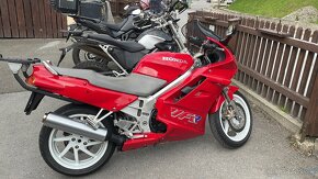 Honda VFR 750 - 4