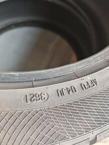 Predám zimné pneu 235 /45 R18 - 4