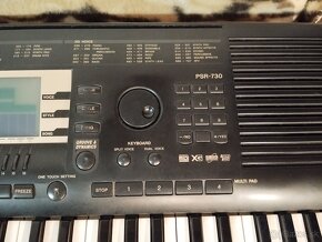 Syntetizátor Yamaha PSR-730 - 4