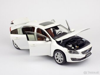 VOLVO S60L 1:18 PAUDI - 4