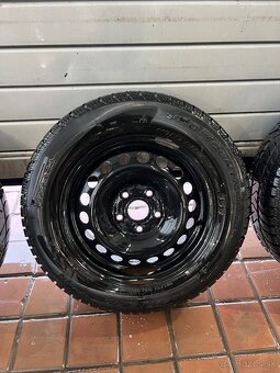 Plechové disky R15 + zimné pneu Pirelli - 4