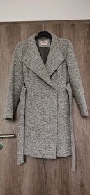 Sivý zimný kabát Orsay - 4