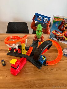 Hot Wheels Toxic Gorilla Slam - 4