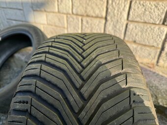 MICHELIN Cross Climate 2 235/45 R18 - 4