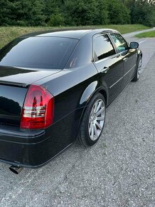 Chrysler 300c srt8 - 4